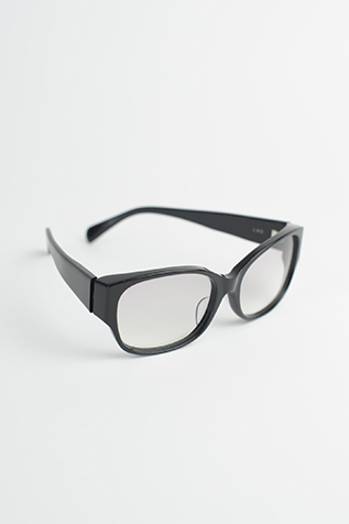 SUNGLASS