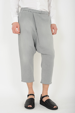 SLIM SAROUEL
CROPPED PANTS