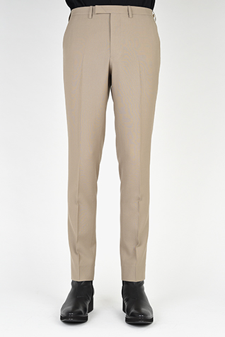 <span class="restock">再入荷</span>
SLIM SLACKS