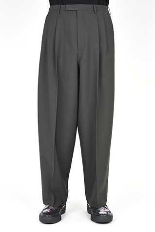 <span class="restock">再入荷</span>
2TUCK WIDE SLACKS