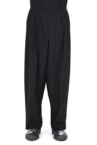 <span class="restock">再入荷</span>
2TUCK WIDE SLACKS
