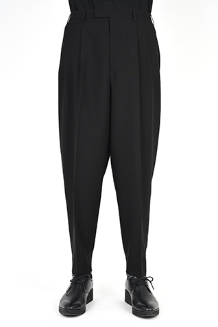<span class="restock">再入荷</span>
2TUCK TAPERED
WIDE SLACKS