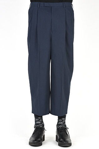 2TUCK WIDE
CROPPED SLACKS