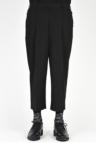 2TUCK WIDE
CROPPED SLACKS