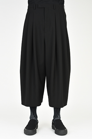 3TUCK CROPPED
WIDE SLACKS