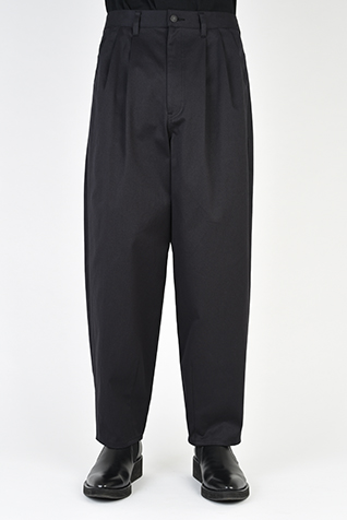2TUCK TAPERED
WIDE PANTS