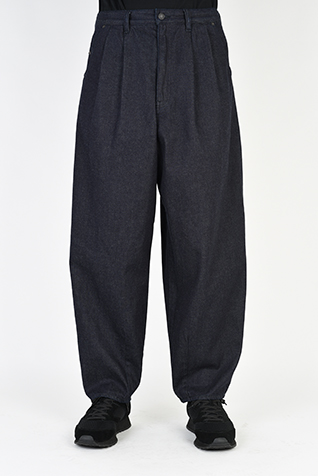 2TUCK TAPERED
WIDE PANTS