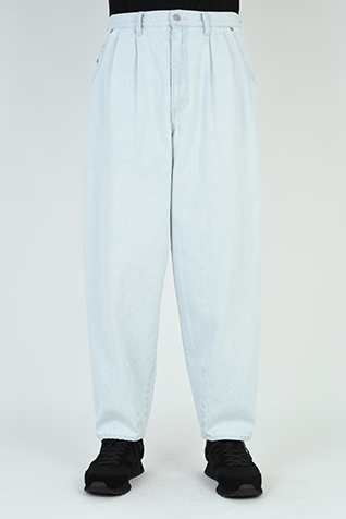 2TUCK TAPERED
WIDE PANTS