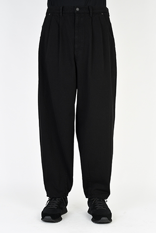 2TUCK TAPERED
WIDE PANTS
