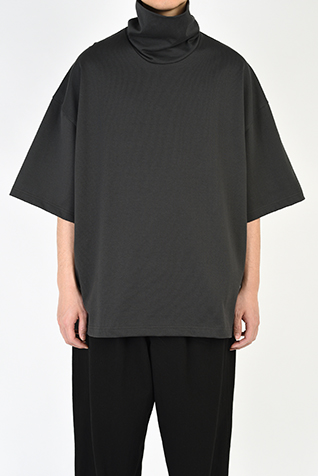 HIGH NECK
SUPER BIG T-SHIRT