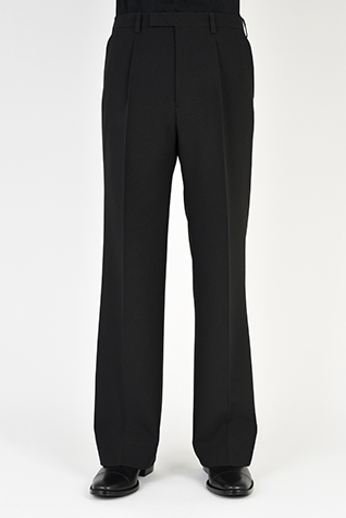 1TUCK SLIM
FLARE SLACKS