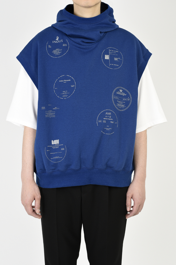 SLEEVELESS
ANORAK PARKA
