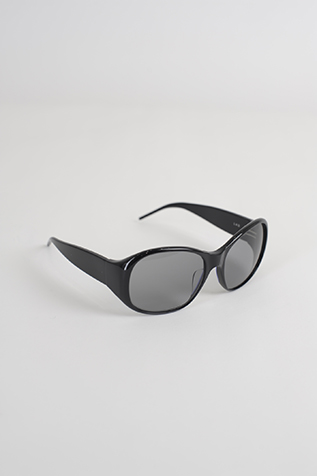 SUNGLASS