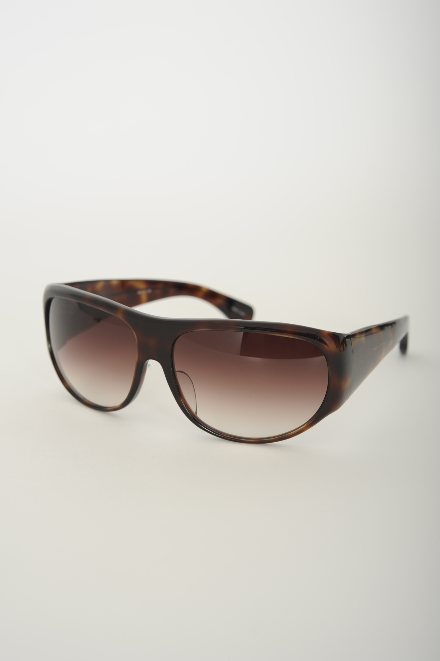 SUNGLASS