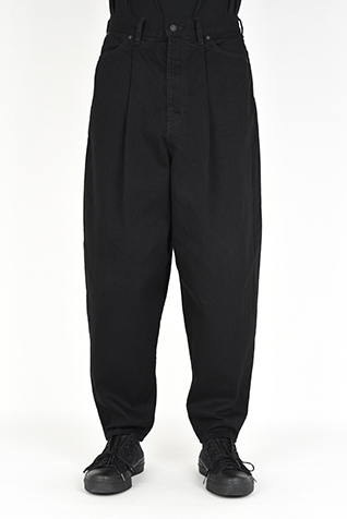 1TUCK TAPERED
WIDE PANTS