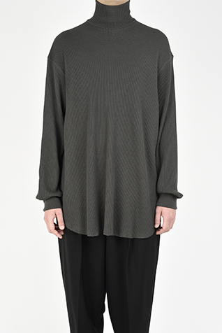 HIGH NECK T-SHIRT