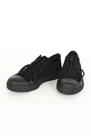LOW CUT
SUEDE SNEAKER
