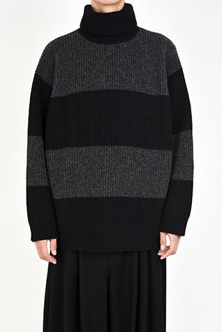 TURTLE NECK
BIG PULLOVER