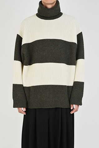 TURTLE NECK
BIG PULLOVER