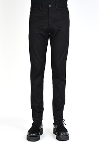 <span class="restock">再入荷</span>
TAPERED TIGHT PANTS