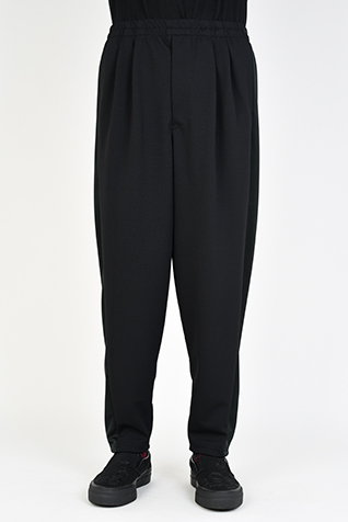 2TUCK TAPERED
WIDE PANTS