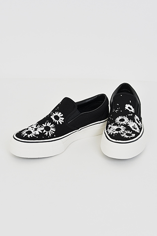 SLIP-ON
CANVAS