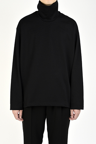 HIGH NECK
BIG T-SHIRT