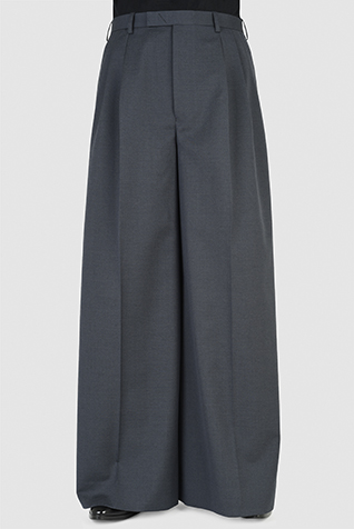 <span class="restock">再入荷</span>
2TUCK WIDE SLACKS