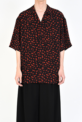 OPEN COLLAR
BIG SHIRT
