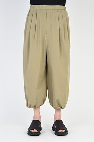 3TUCK BALLOON
CROPPED PANTS