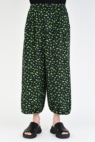 3TUCK BALLOON
CROPPED PANTS