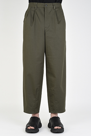 2TUCK TAPERED
WIDE CROPPED PANTS