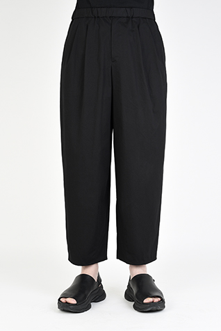 2TUCK TAPERED
WIDE CROPPED PANTS