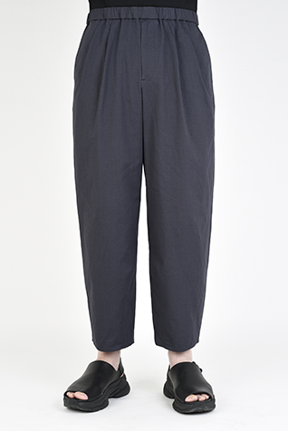 2TUCK TAPERED
WIDE CROPPED PANTS