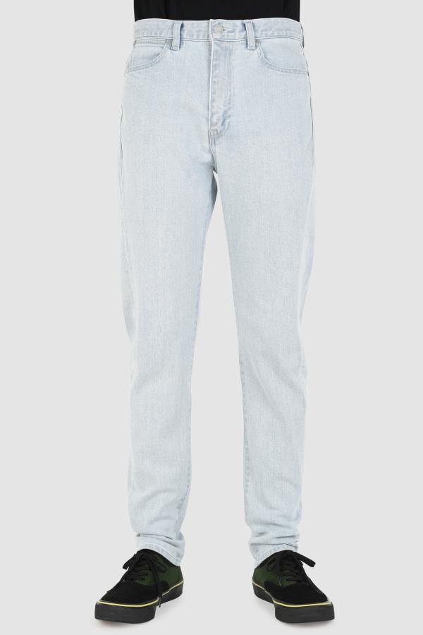 STRETCH DENIM
TAPERED TIGHT PANTS